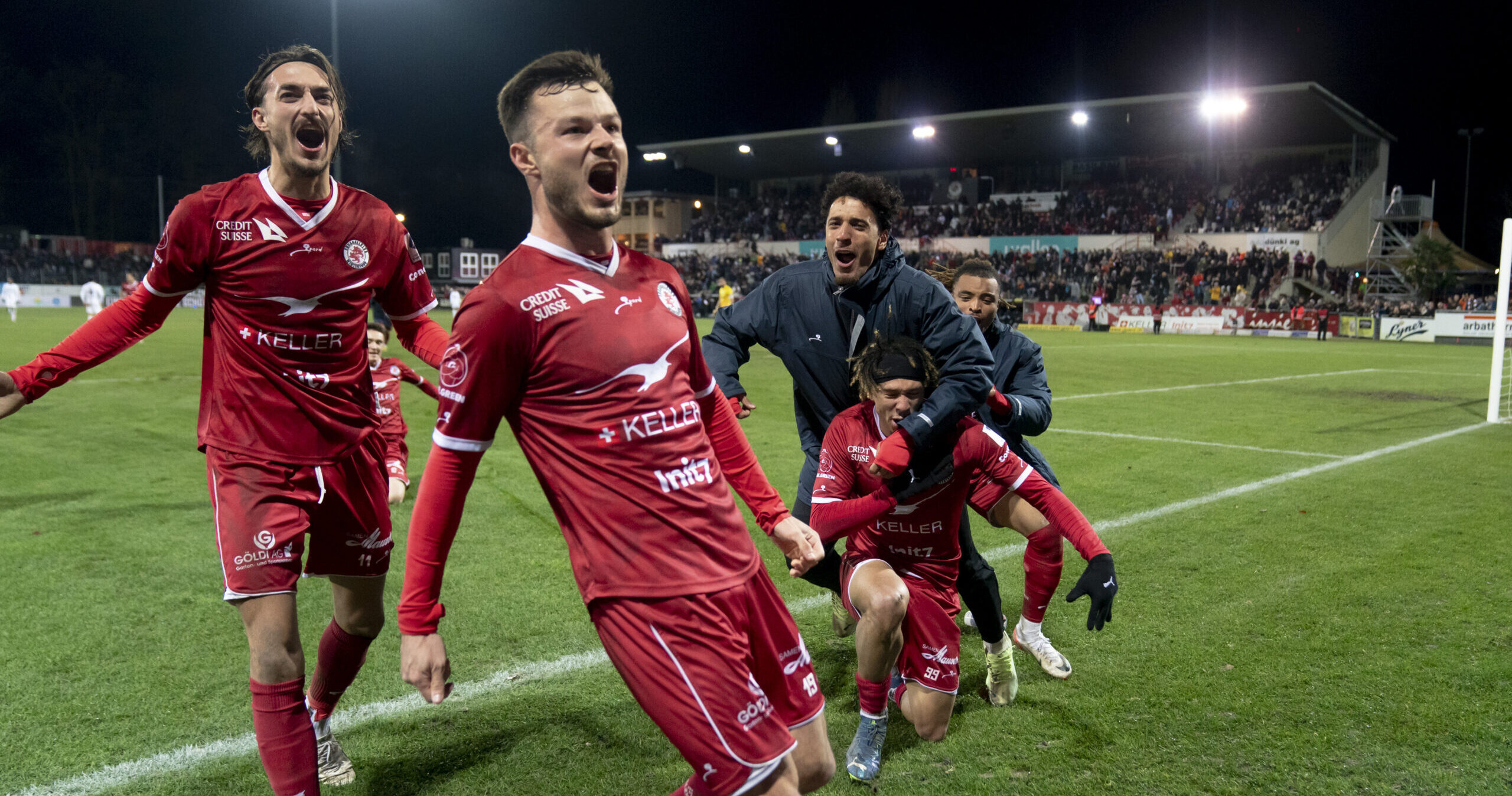 Der FC Winterthur gewinnt ein unterhaltsames Kantonsderby.  Last-Minute-Spektakel in Winterthur. FC Winterthur vs. FC Zürich 2:1.